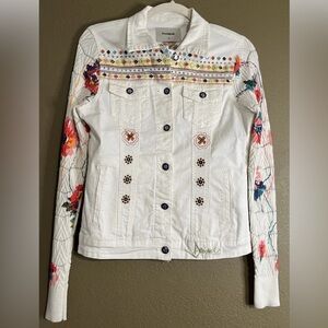 Desigual White Denim Floral Embroidery Cloth Sleeves Jacket NWOT W’s 36/Small